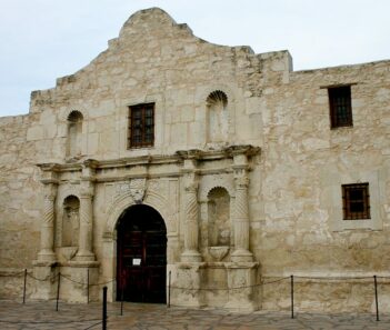 El alamo San Antonio things to do redcoach usa