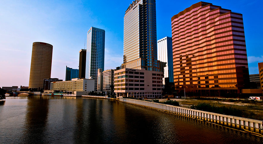 Bayshore Boulevard cityshore skyline Tampa Florida things to do with trips from RedCoach